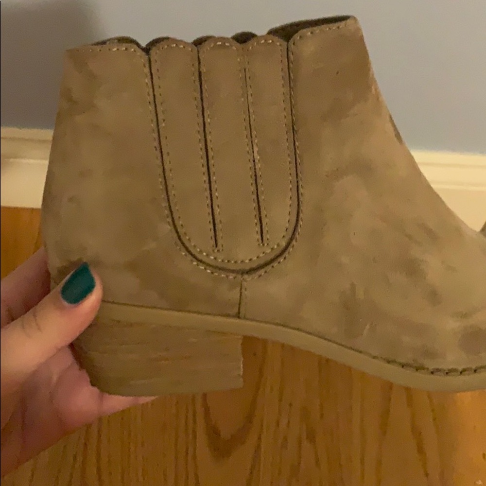 Tan suede booties - Picture 2 of 6